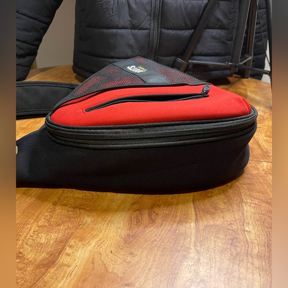 Roots Sport red & black sling back bag - Picture 12 of 12